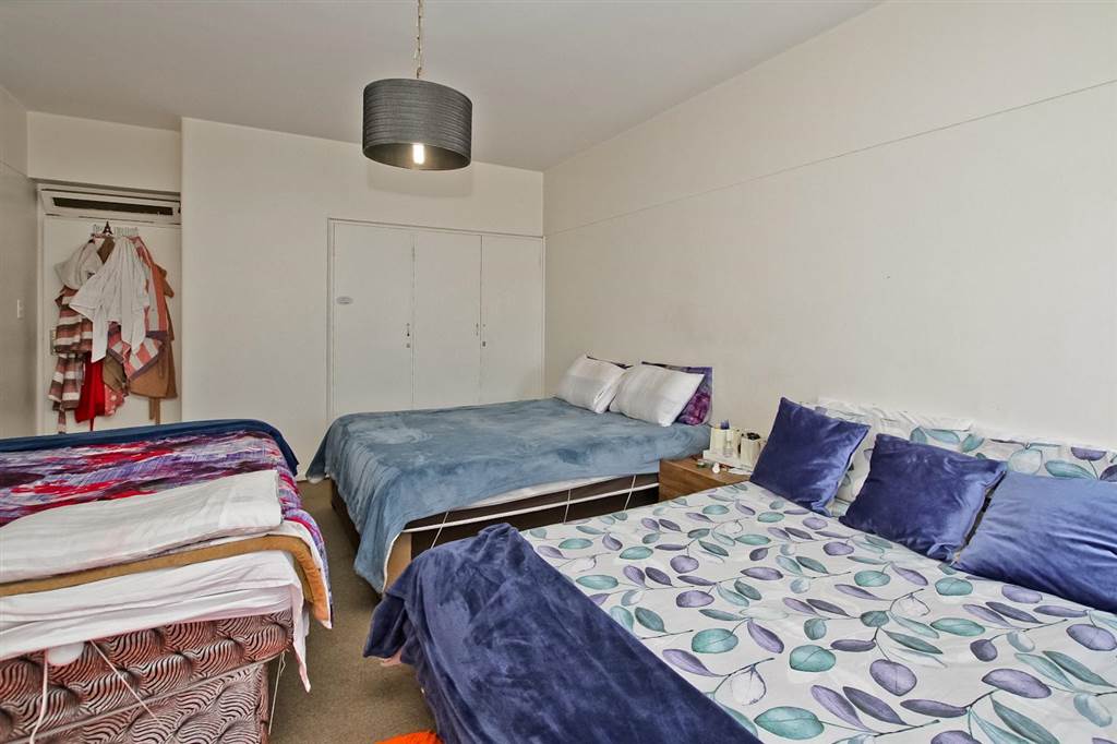1 Bed Apartment in Cyrildene photo number 13