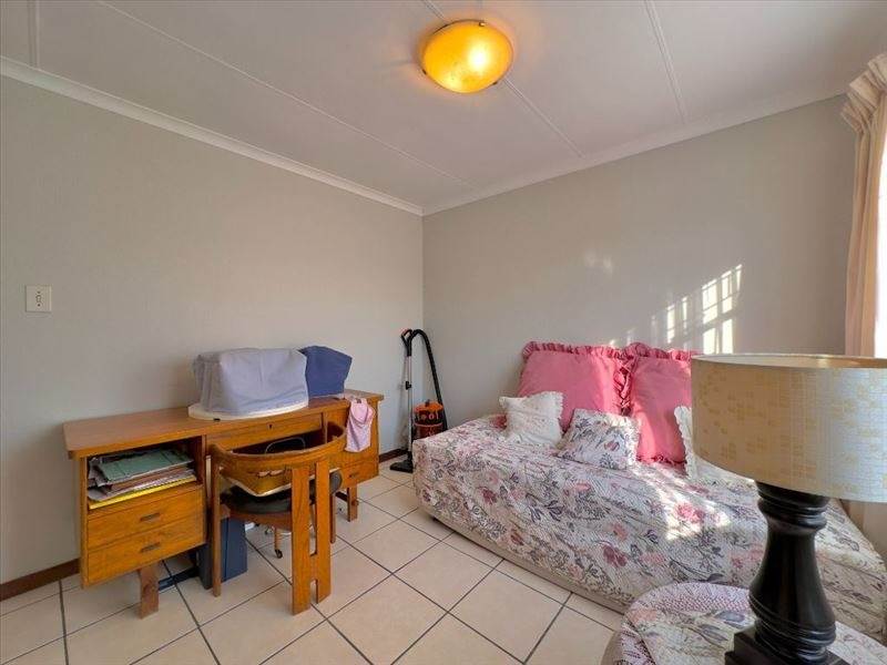 2 Bed Townhouse in Glen Marais photo number 20