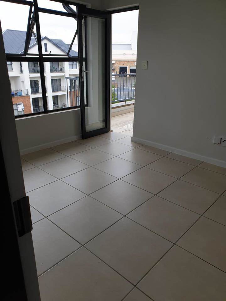 1 Bed Apartment in Olivedale photo number 14
