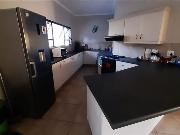 3 Bed Apartment in Palm Lakes Estate