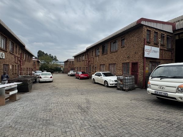 2 400 m² Commercial space 2 400 m² Commercial space