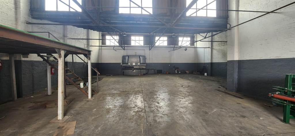 320  m² Industrial space in Isando photo number 1