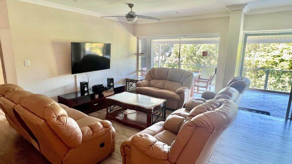 4 Bed Apartment in Shelly Beach photo number 10