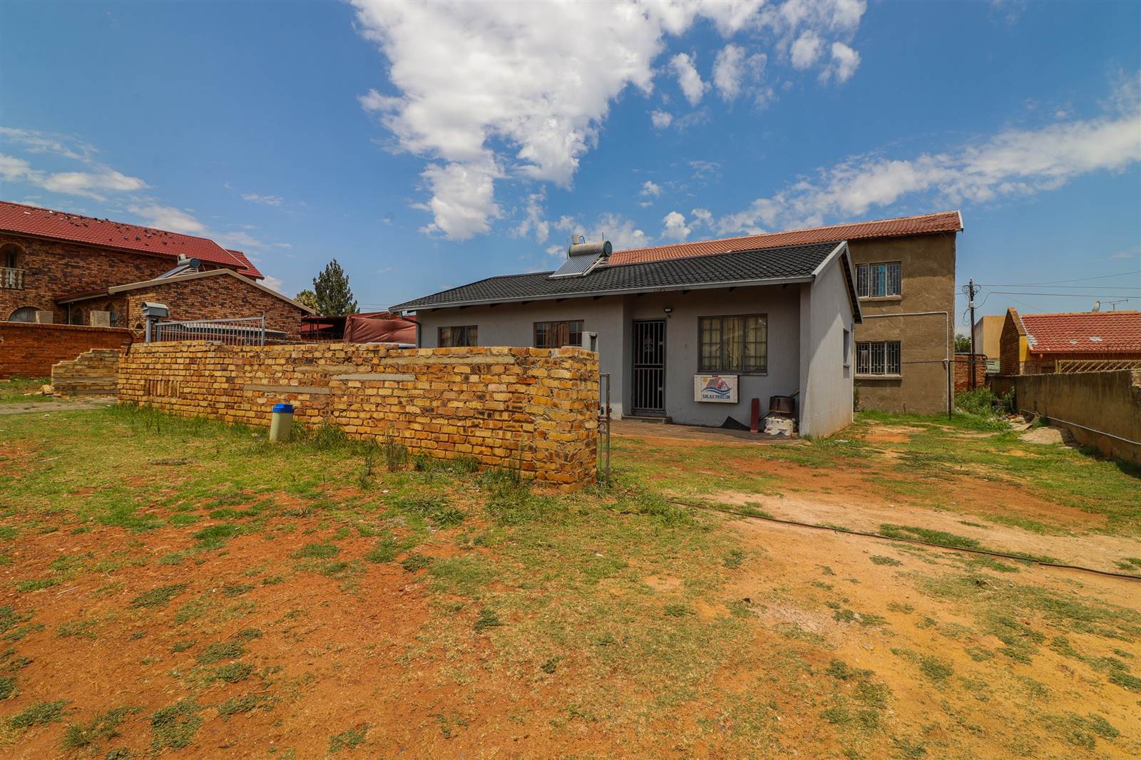 5 Bed House in Lenasia South photo number 3