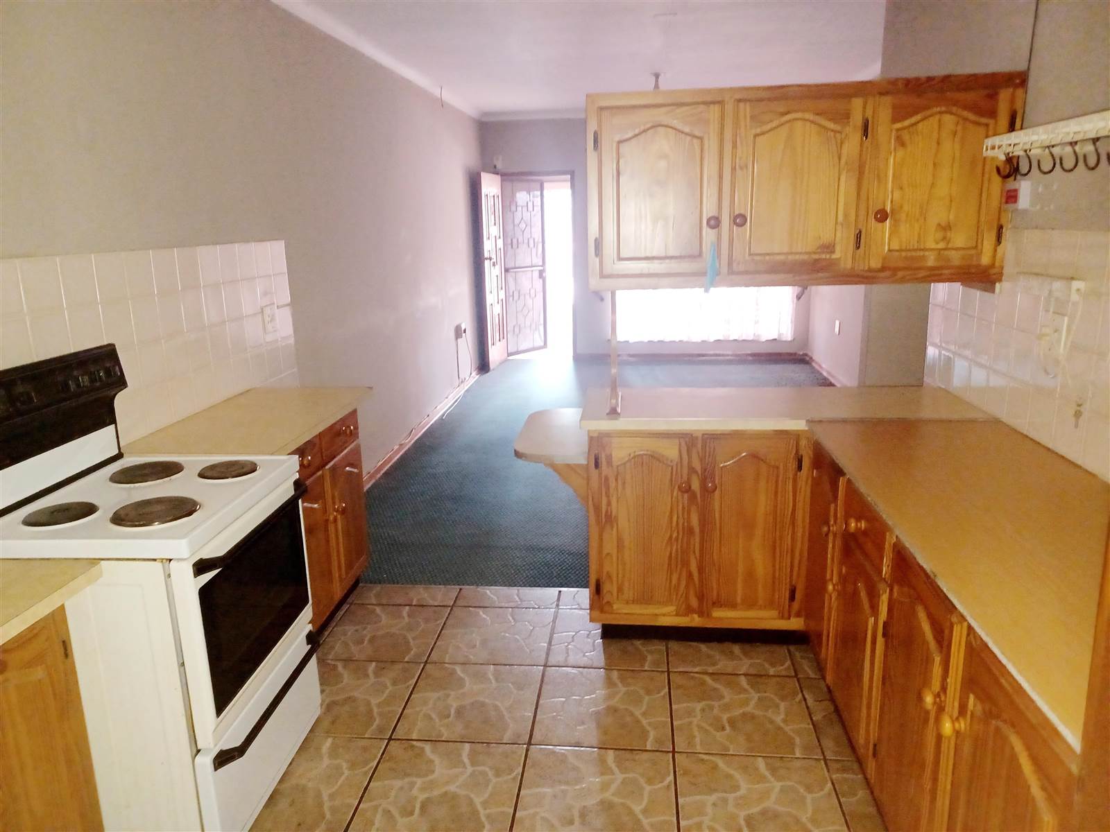 2 Bed Apartment in Mookgophong (Naboomspruit) photo number 4