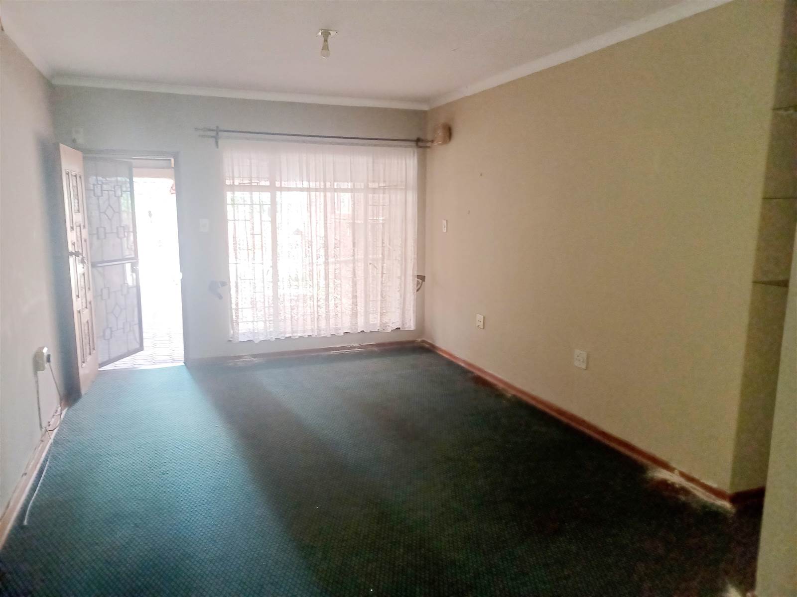 2 Bed Apartment in Mookgophong (Naboomspruit) photo number 6