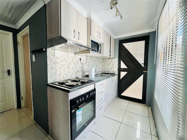 2 Bedroom House 2 Bedroom House