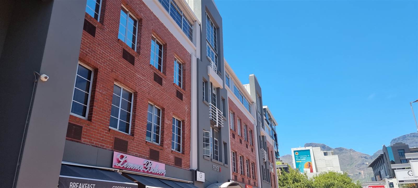 163  m² Commercial space in Green Point photo number 2
