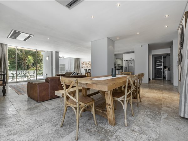 3 Bed Apartment in Camps Bay