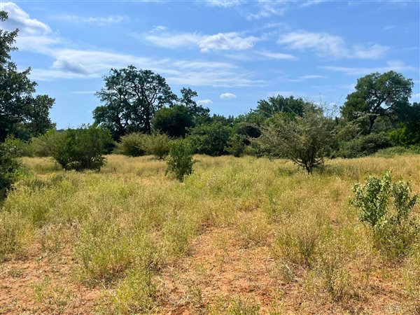 2 400 m² Land 2 400 m² Land