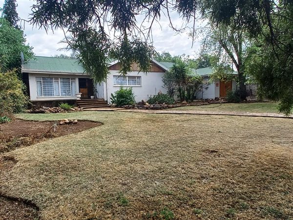 4 Bedroom House 4 Bedroom House