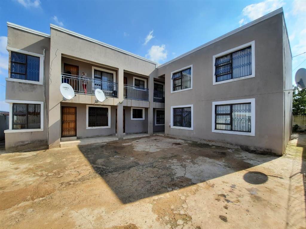 14 Bed House in Mohlakeng photo number 1