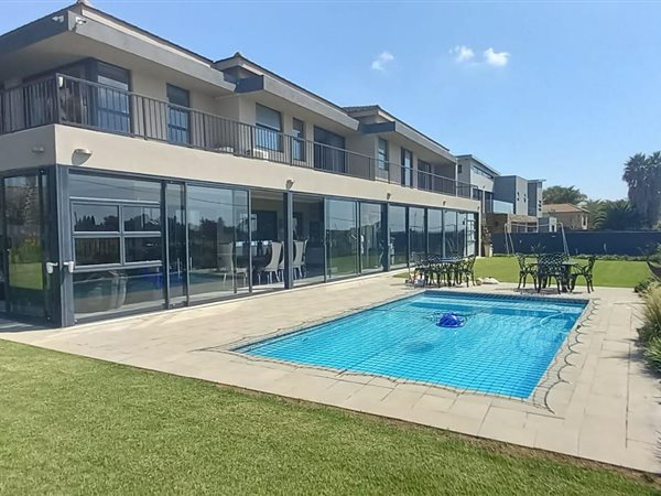 6 Bed House in Ruimsig