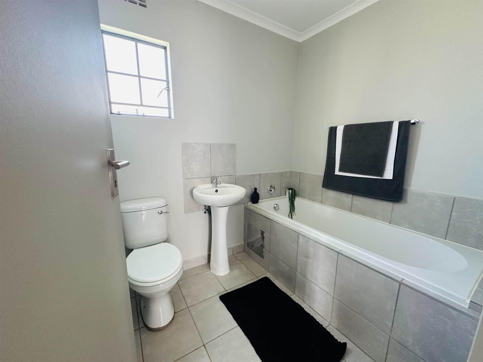 3 Bed House in Mamelodi photo number 4
