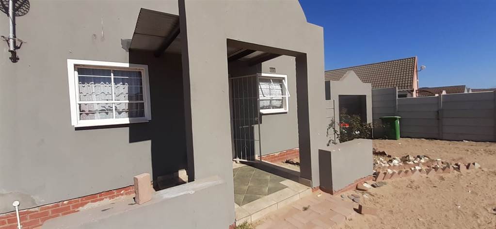 3 Bed House in Louwville photo number 2