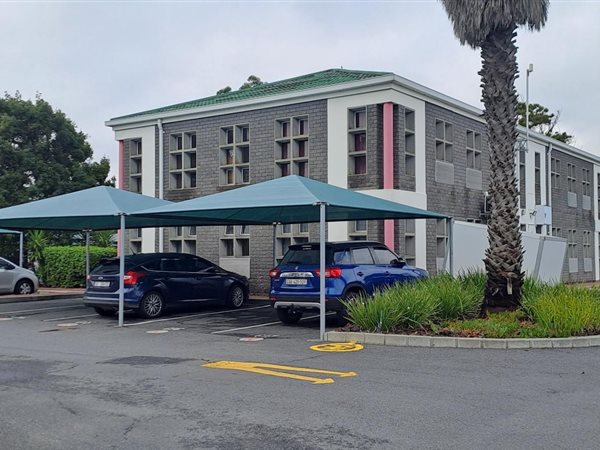 140  m² Commercial space in Maitland