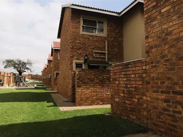 2 Bedroom Townhouse 2 Bedroom Townhouse