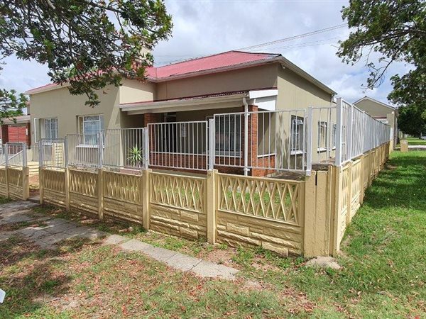 15 Bed House in King Williams Town