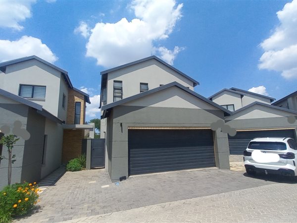 4 Bedroom Townhouse 4 Bedroom Townhouse