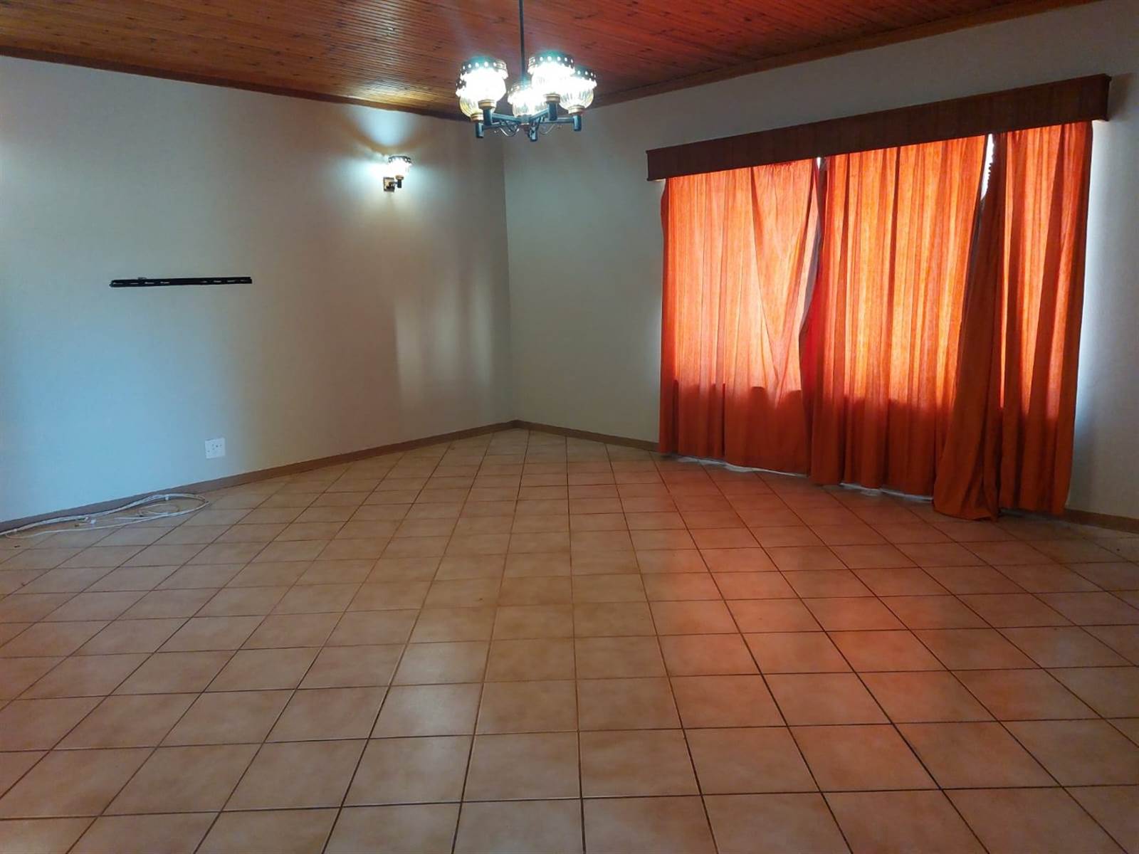 3 Bed House in Uitsig photo number 9
