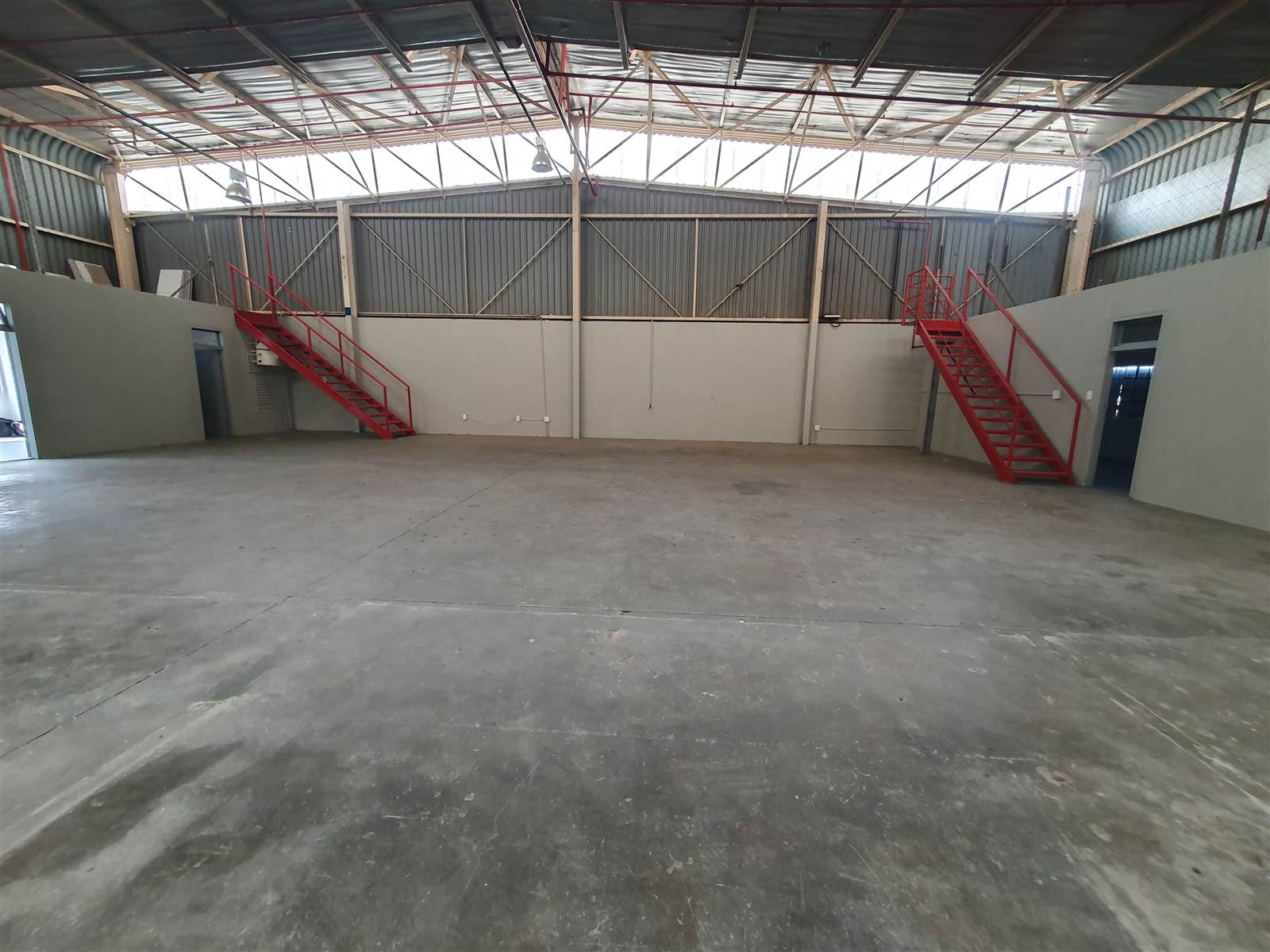 415  m² Industrial space in Selby photo number 3