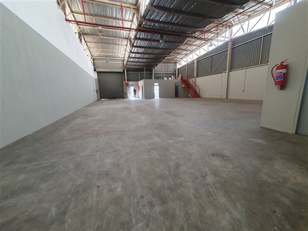 415  m² Industrial space