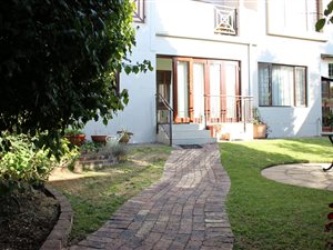3 Bed Apartment in Marais Steyn Park