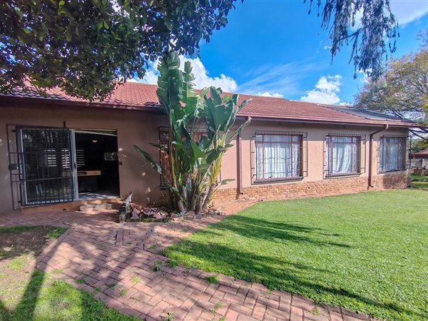 4 Bedroom House 4 Bedroom House