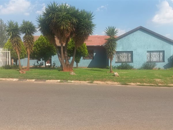 3 Bedroom House 3 Bedroom House