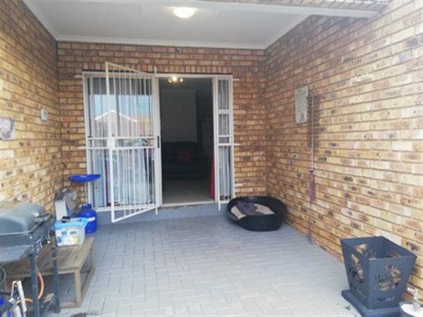 2 Bedroom Simplex 2 Bedroom Simplex