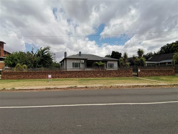 1458 m² Land available in Krugersdorp North