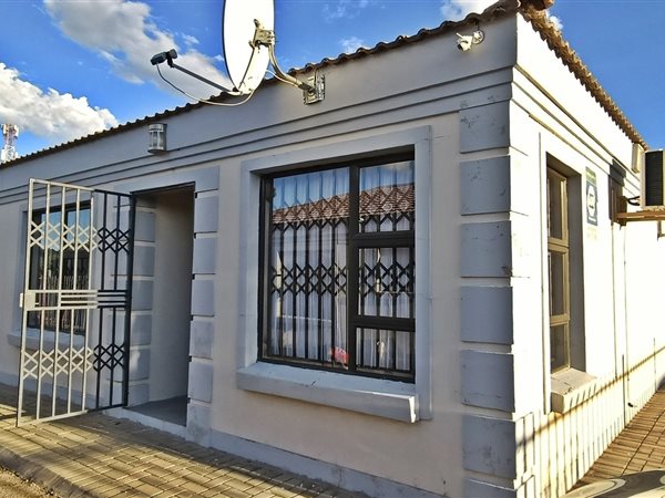 3 Bedroom House 3 Bedroom House