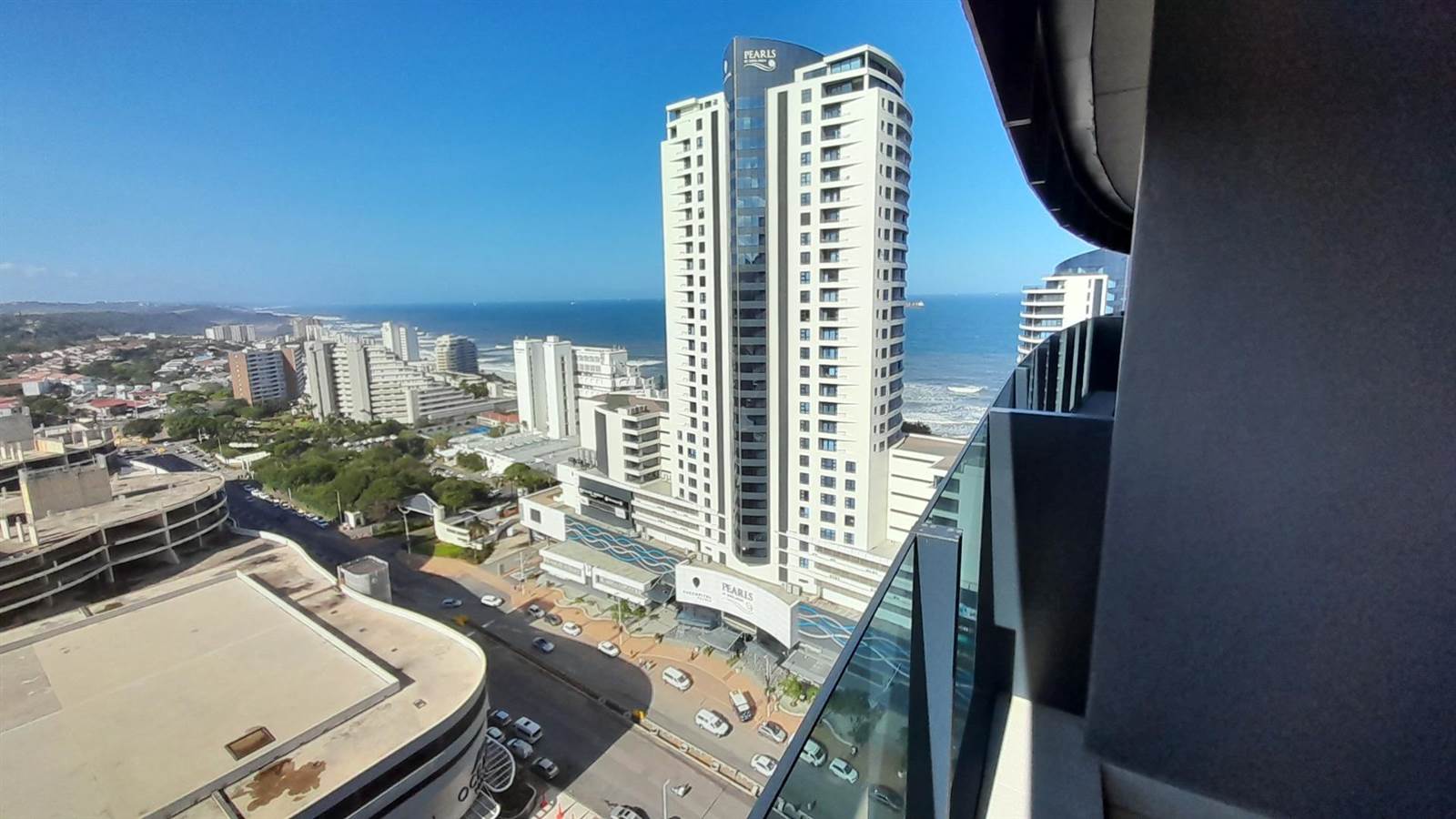 1 Bed Apartment in Umhlanga Rocks photo number 8
