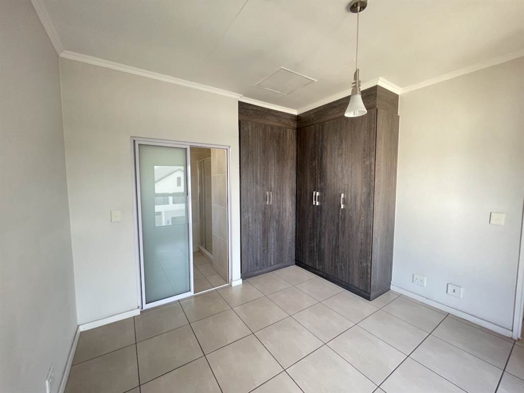 3 Bed Townhouse in Greenstone Hill photo number 19