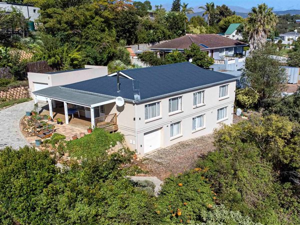 4 Bed House in Knysna Heights