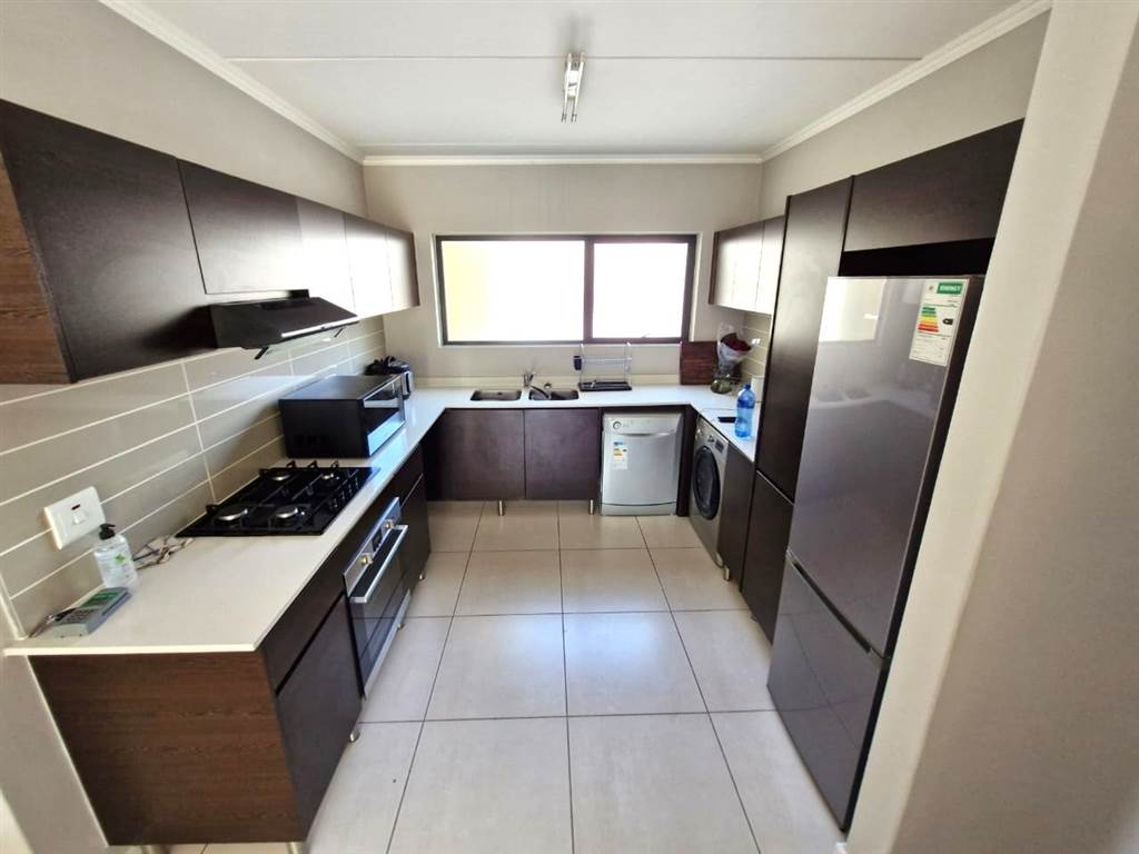 2 Bed Apartment in Kyalami Hills photo number 7