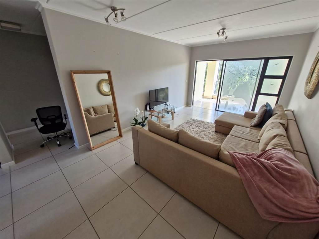 2 Bed Apartment in Kyalami Hills photo number 3