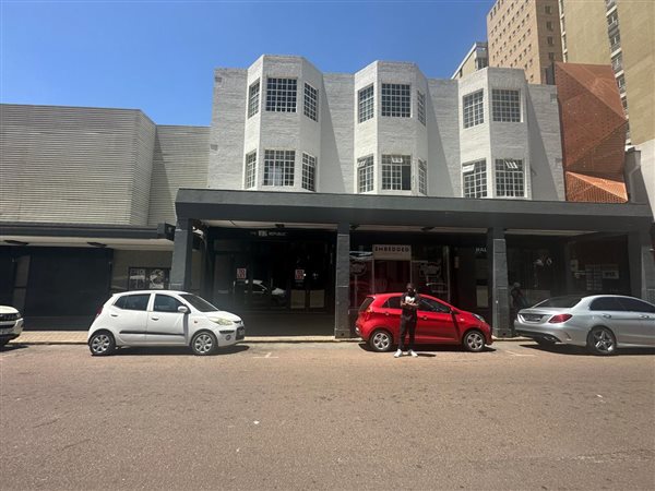 151  m² Commercial space