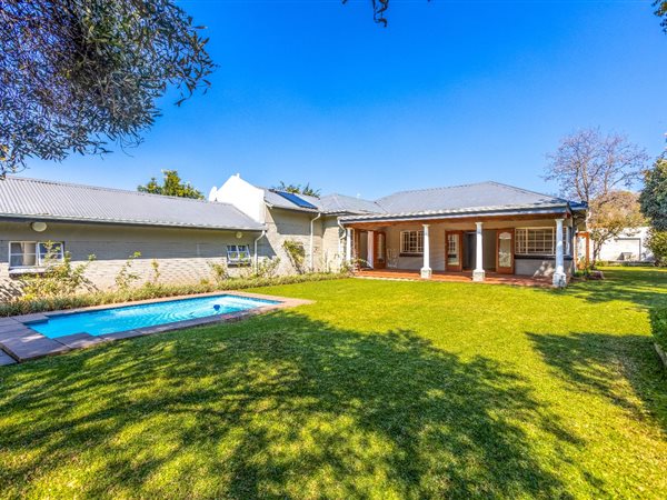 6 Bedroom House