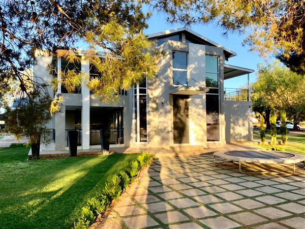 4 Bed House in Quaggafontein