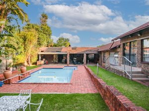4 Bed House in Sundowner