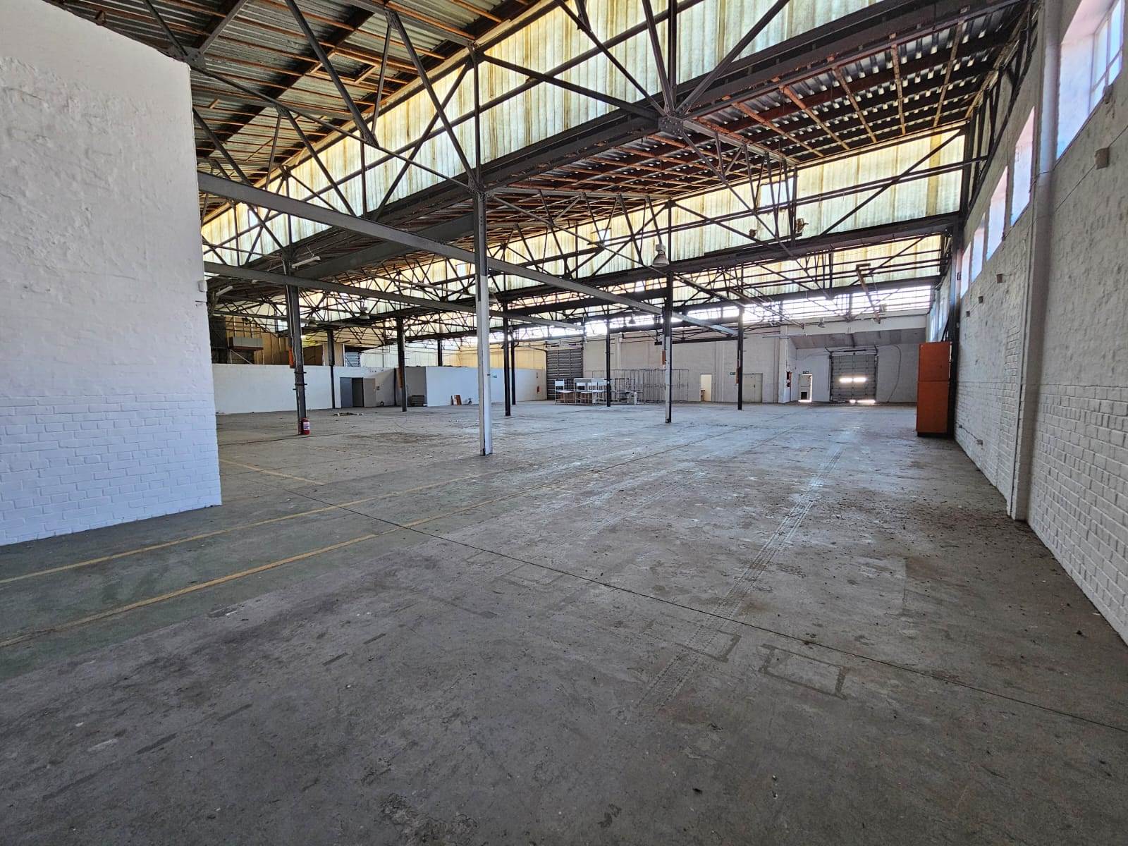 1433  m² Industrial space in Elsies River photo number 2