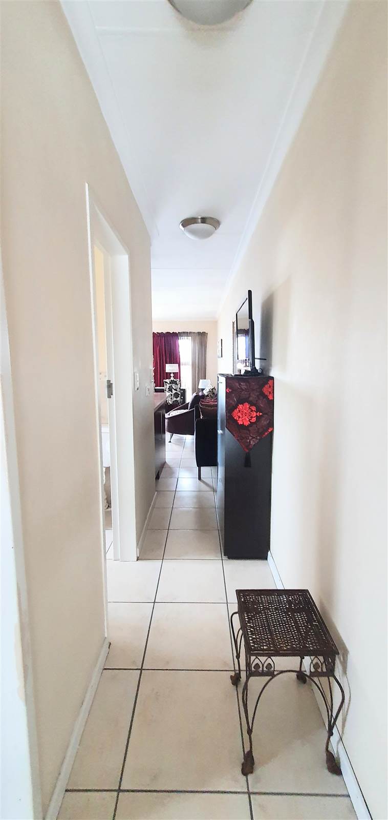 1 Bed Apartment in Rivonia photo number 10
