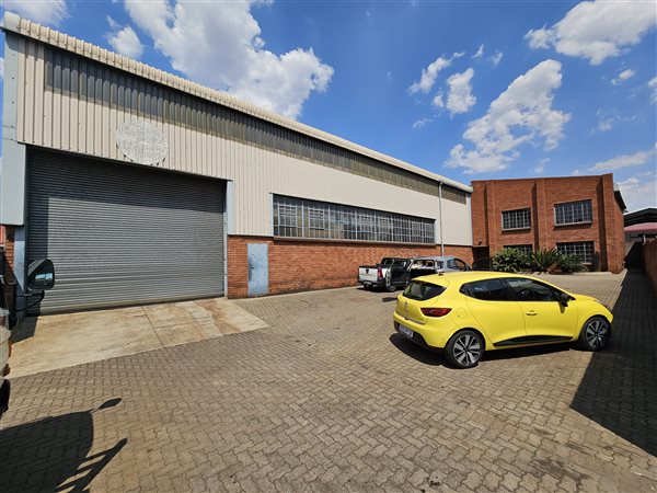 900  m² Industrial space