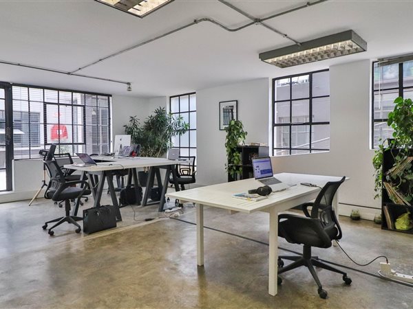 354  m² Commercial space