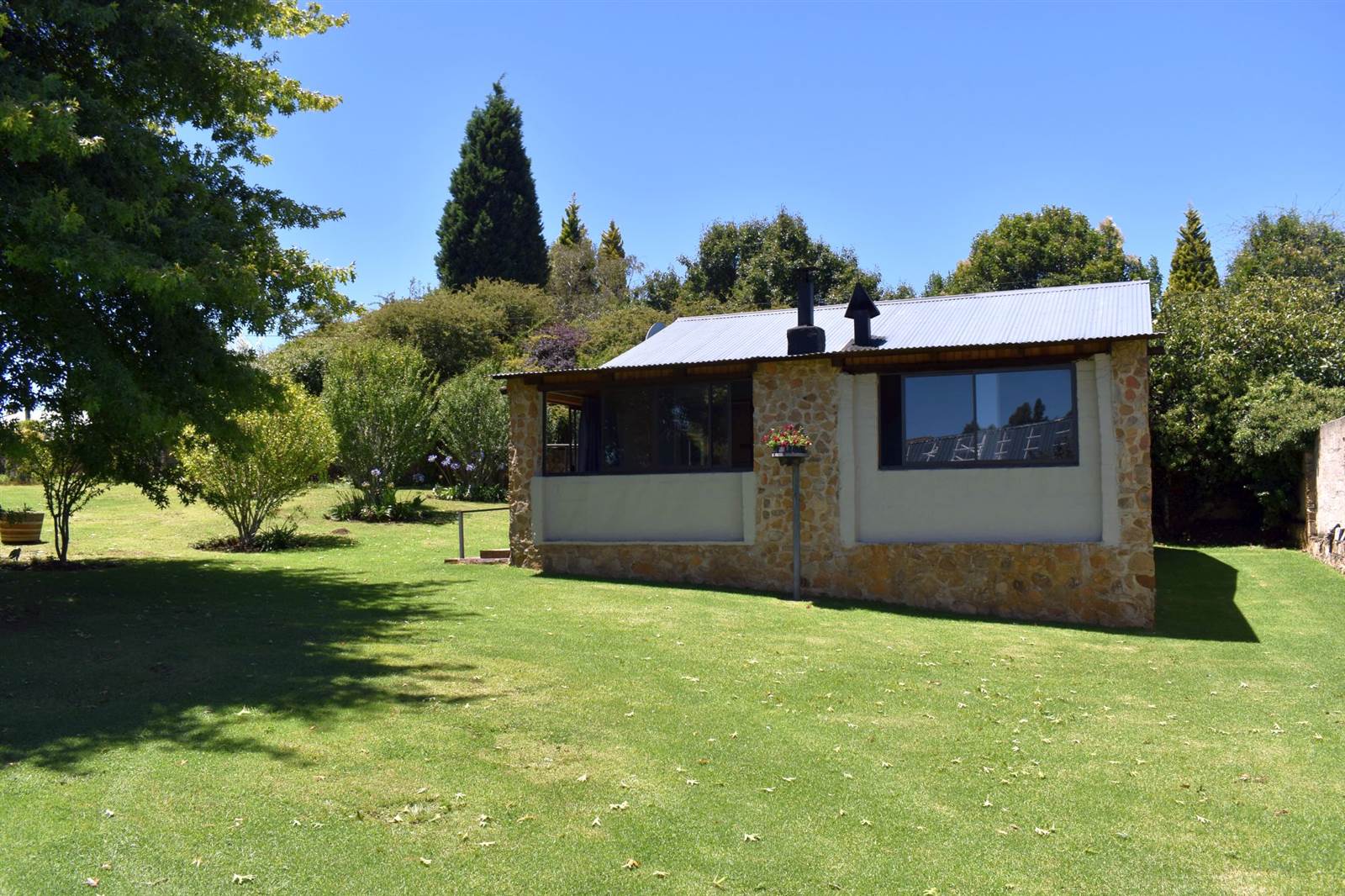 3 Bed House in Dullstroom photo number 12