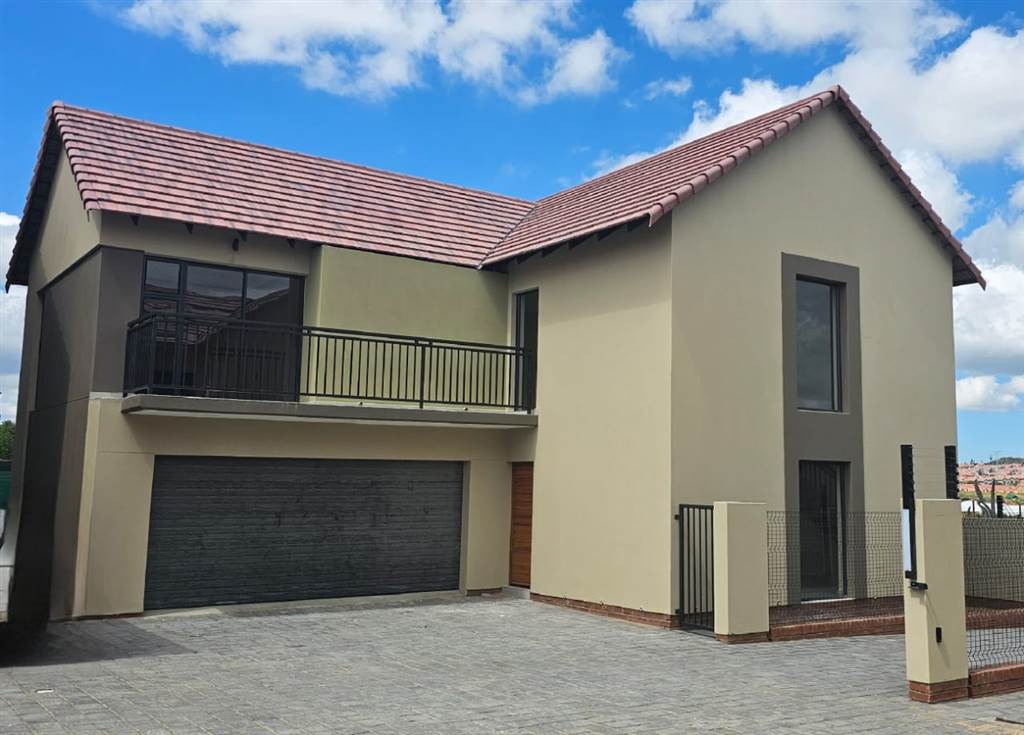 3 Bed Townhouse in Wild Olive Estate photo number 1