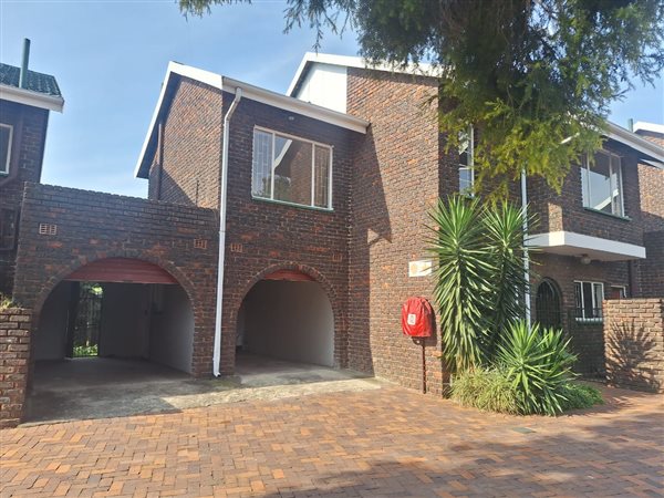 4 Bedroom Duplex 4 Bedroom Duplex