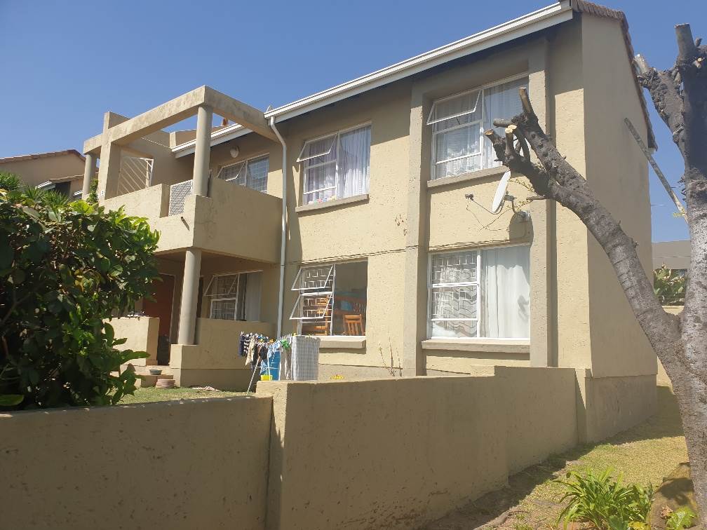 2 Bed Townhouse in Marais Steyn Park photo number 20