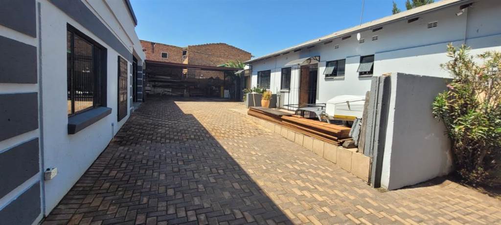 3 Bed House in Edenvale photo number 19